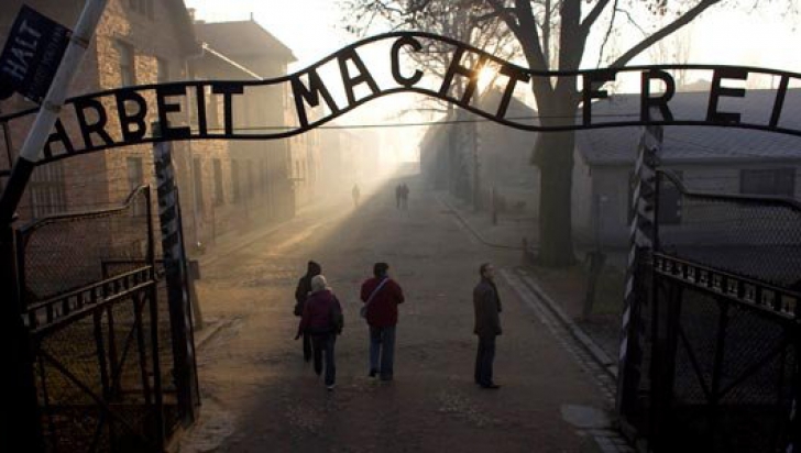 Apariție controversată la Auschwitz. Ce au văzut turiștii care au vizitat, recent, fostul lagăr