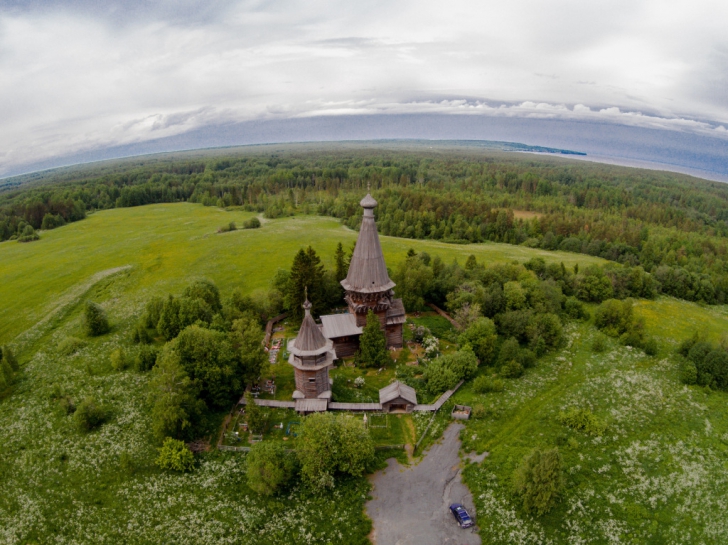 Biserici din Rusia care te vor lăsa cu gura cascată. Nu iţi imaginai că poate exista aşa ceva