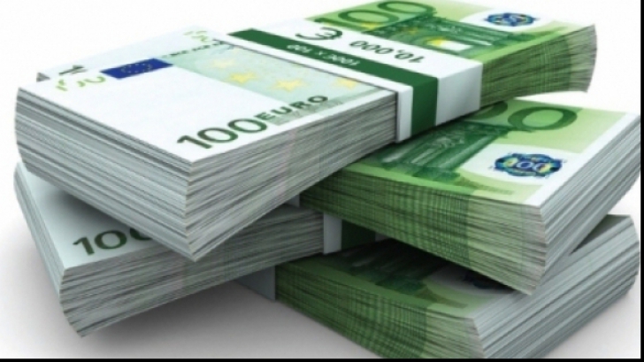 Salarii de 4.000 de euro pentru bancheri din România