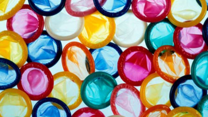 Materialul-minune din care vor fi confecţionate prezervativele. Este mai subţire decât un fir de păr