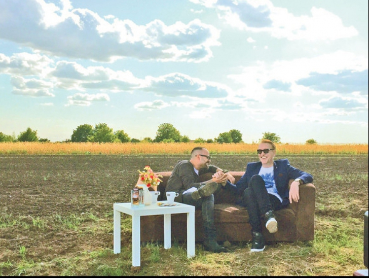 Matteo şi Gabriel Cotabiţă au lansat videoclipul piesei „Ce zi liniştită”