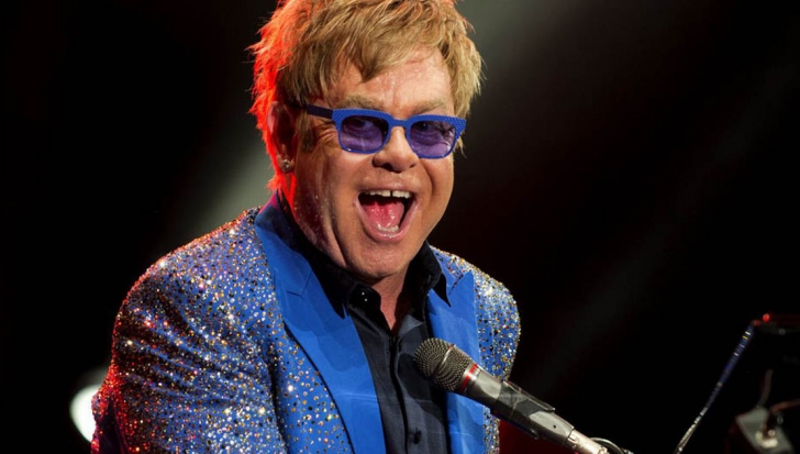 Vladimir Putin l-a sunat pe Elton John ca să discute despre legea antihomosexuali din Rusia