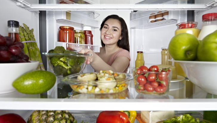 Zece alimente pe care nu ar trebui să le păstrazi în frigider. Ce greşeală facem cu toţii