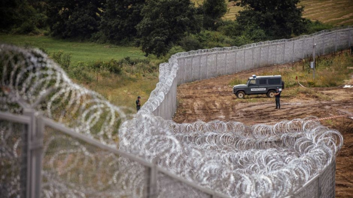 Ungaria se baricadează: S-au început lucrările pentru gardul metalic de la frontiera cu Slovenia