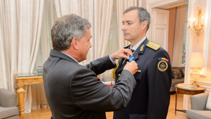 Băsescu despre Coldea: Nu e normal ca un general al Armatei Române să accepte decorațiile altui stat