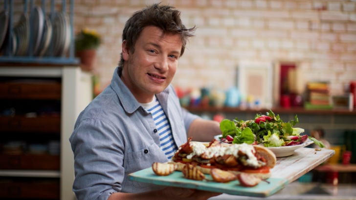 Celebrul bucătar Jamie Oliver şi-a cumpărat o vilă de lux. A plătit o sumă uriaşă