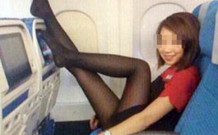 Fotografia "indecentă" a unei stewardese a făcut senzație pe Facebook și a declanșat o anchetă