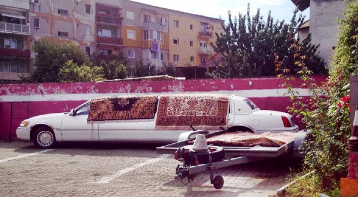 Fotografia Zilei. La ce a ajuns să fie folosită o limuzină, în Lugoj?