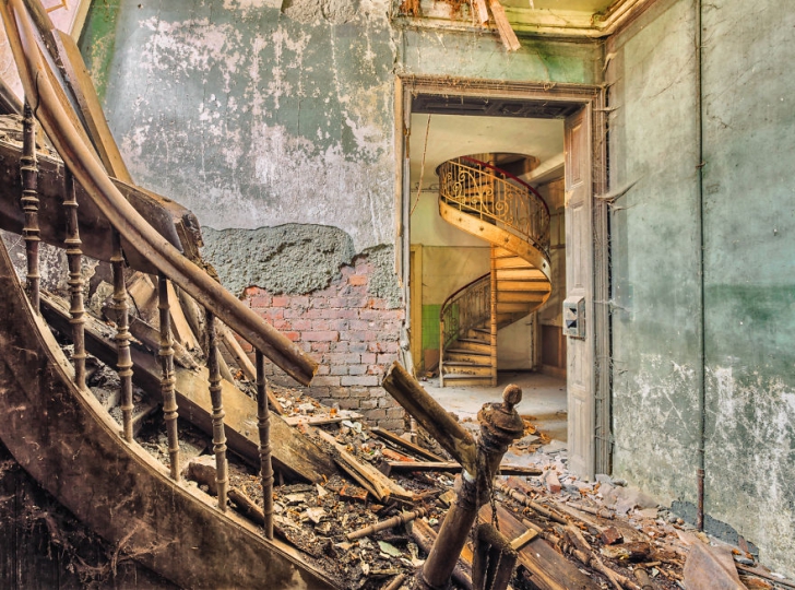 Cum arată cele mai înfricoșătoare clădiri abandonate din Europa