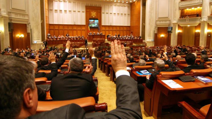 PNL depune a patra moţiune de cenzură împotriva Guvernului Ponta  