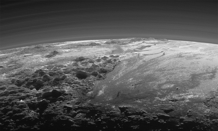 Pluto, surprinsă în imagini de sonda spațială New Horizons