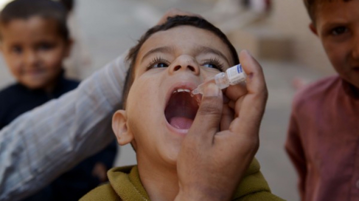 Alertă de poliomielită în Europa, boala care aduce paralizia! OMS: "Nu mai refuzaţi vaccinul!"