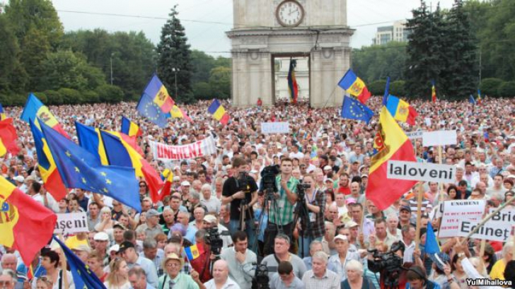 Protest în Republica Moldova. Se cere demisia preşedintelui. Legătura cu Rusia