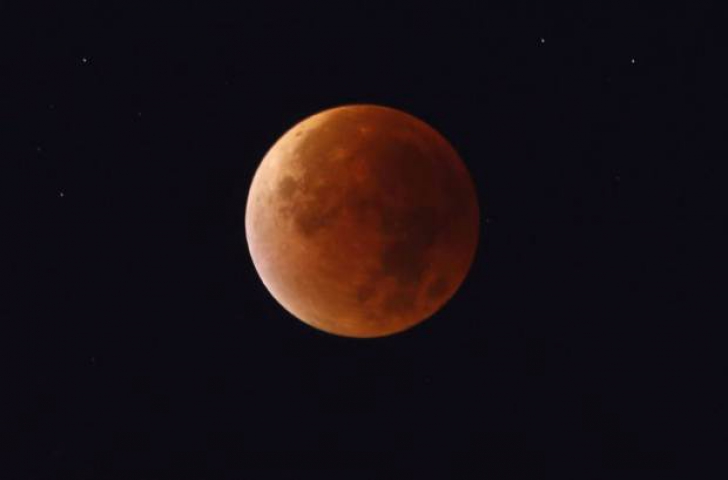 Luna sângerie, fenomenul care a avut loc azi-noapte. Fotogalerie spectaculoasă 