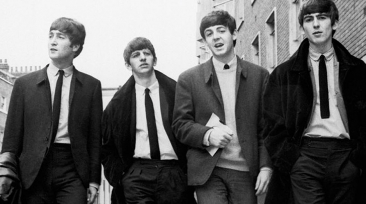 Primul contract semnat de Beatles cu o casă de discuri, vândut la licitaţie. Cât a costat