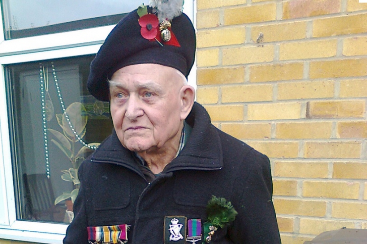 Un veteran britanic, de 92 de ani, a uimit întreaga lume. Ce gest a făcut pentru imigranţii sirieni