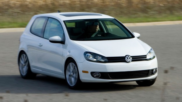 Scandalul Volkswagen: 11 milioane de mașini înșelau testele de emisii. Șeful companiei, demis