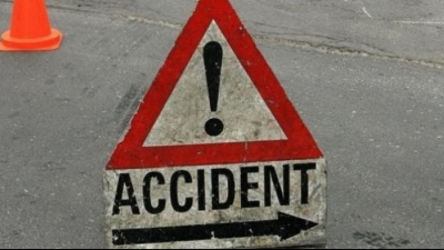 Un adolescent se zbate între viaţă şi moarte după ce a fost lovit de o maşină