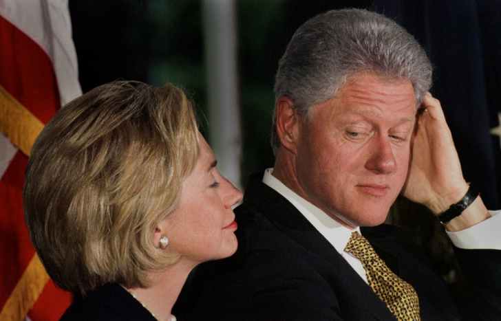 Hillary Clinton și-a bătut soțul în public. Dezvăluiri incredibile