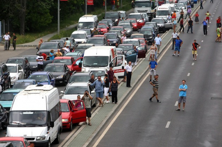 Trafic îngreunat pe DN1 București-Ploiești. Mașinile formează cozi kilometrice pe sensul spre munte