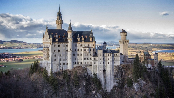 Cinci clădiri reale care au inspirat palatele din cele mai cunoscute filme Disney