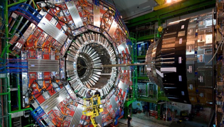 Se va construi cel mai mare accelerator de particule din lume. E mai puternic decât cel de la Geneva