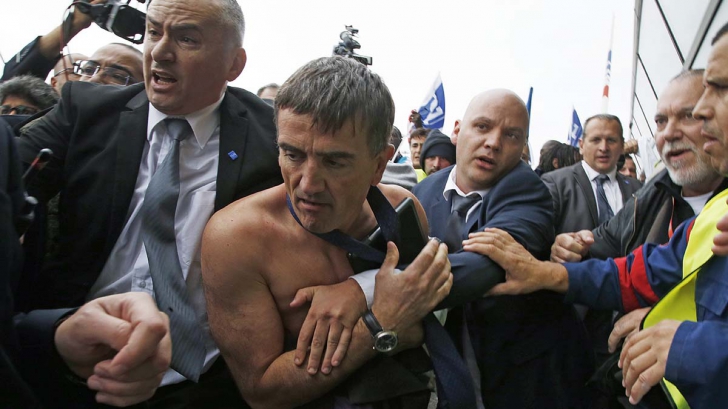 Proteste violente la Air France: șapte persoane au fost rănite