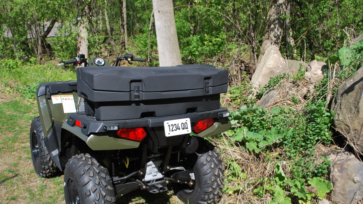 ATV izbit de tren, în Bistrița Năsăud! Conducătorul a rămas blocat sub vagoane: intervenție contracronometru a salvatorilor