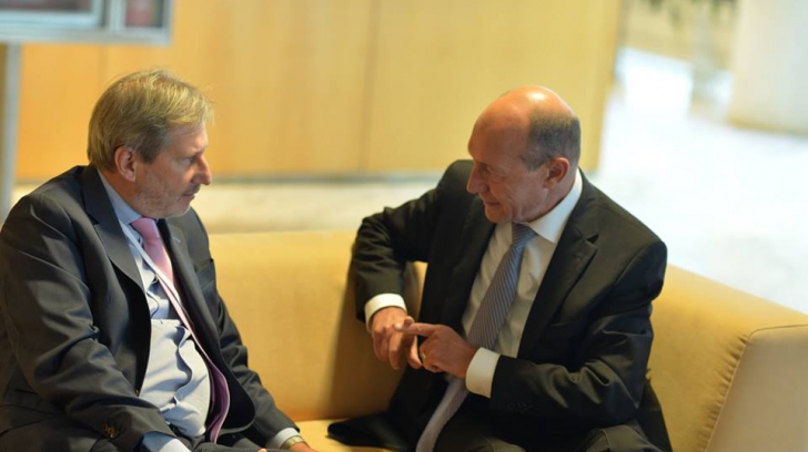 Galerie Foto. Traian Băsescu, la Congresul PPE. Întâlniri cu Sarkozy, Joseph Daul sau Iohannes Hahn