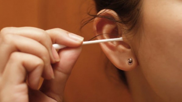 Pericolul folosirii beţişoarelor de urechi