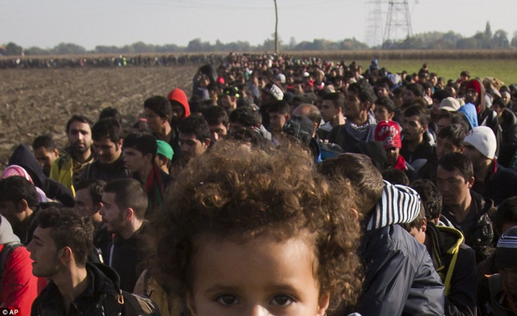 Criza refugiaţilor. Drama imigranţilor în imagini. Drumul prin Balcani, spre vestul Europei