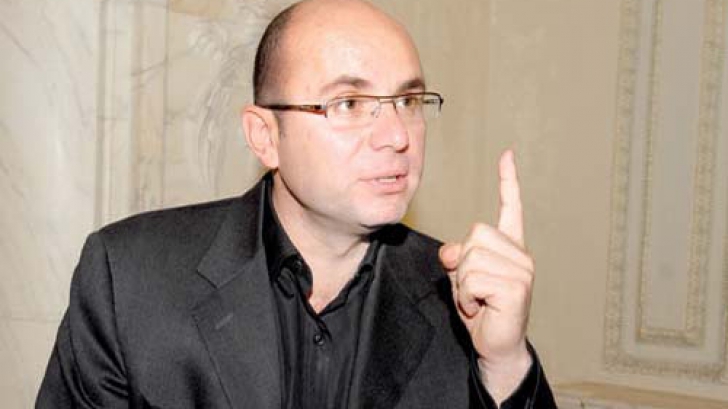 Cozmin Guşă: Gabriel Oprea trebuie să plăteasă pentru ce este vinovat