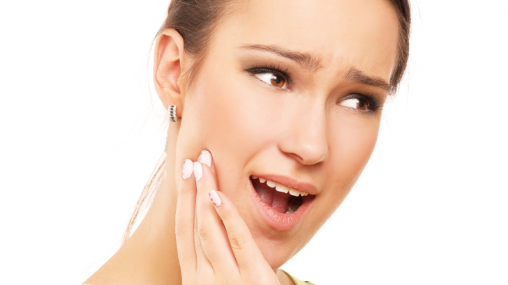 Cum să scapi de durerea de dinţi în câteva minute