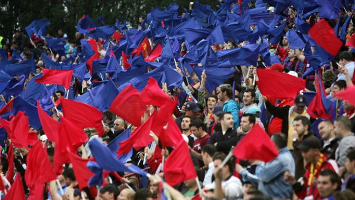 Cum l-au parafrazat fanii Stelei pe preşedintele Iohannis. Au anunţat un marş pentru 24 octombrie