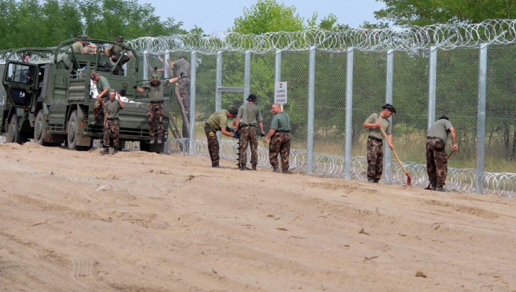 Oficialii maghiari ameninţă România cu un gard metalic la frontieră