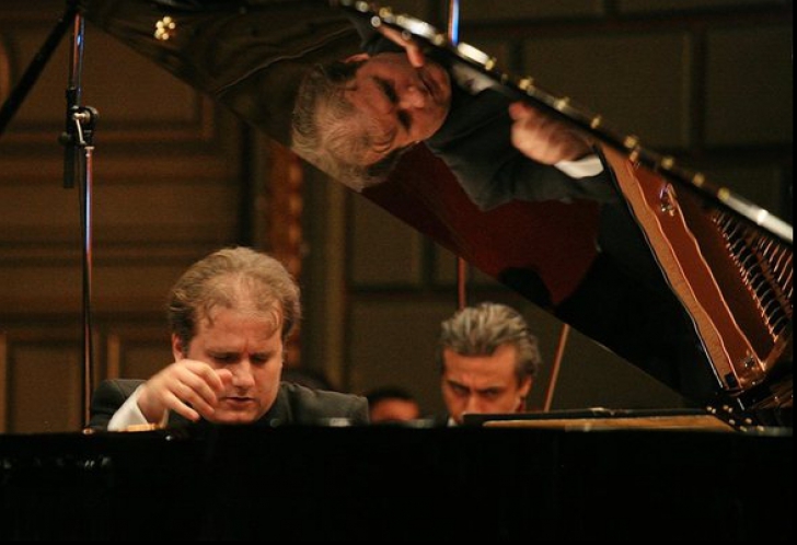 Pianistul Josu de Solaun, din nou pe scena Ateneului Român cu un recital extraordinar