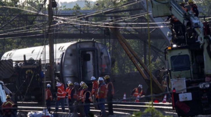 Incident pe calea ferată, pe ruta Bucureşti - Timişoara: o locomotivă a fost lovită de o macara