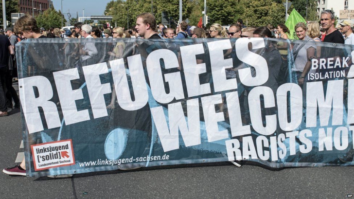 Viena: Zeci de mii de oameni au scandat "Bun venit refugiaților!"