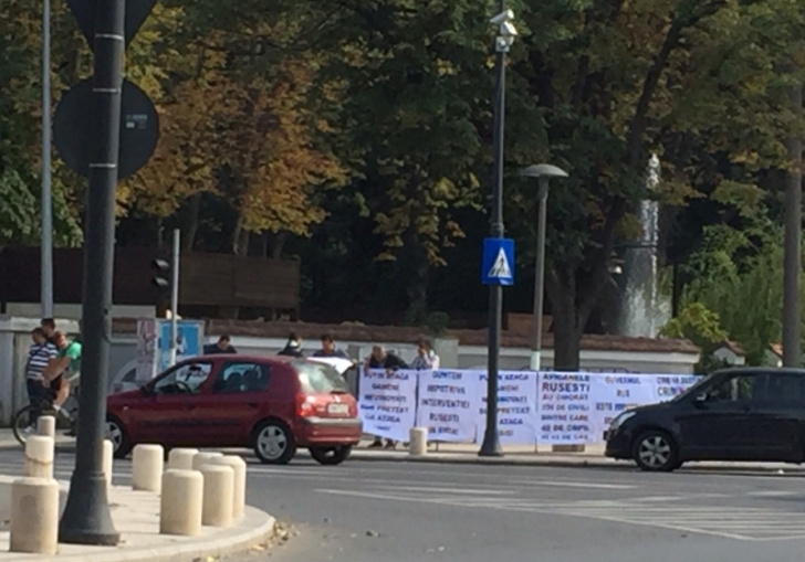 Protest la Ambasada Rusiei din Bucureşti. Se cere încetarea intervenției în Siria
