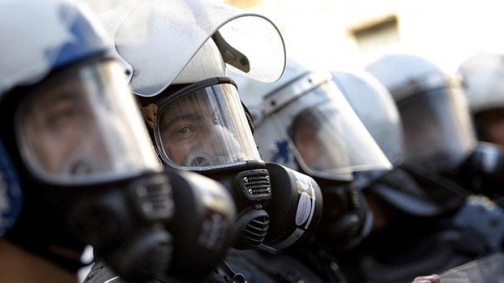 Poliția muntenegreană a tras cu gaze lacrimogene în protestatari antiguvernamentali