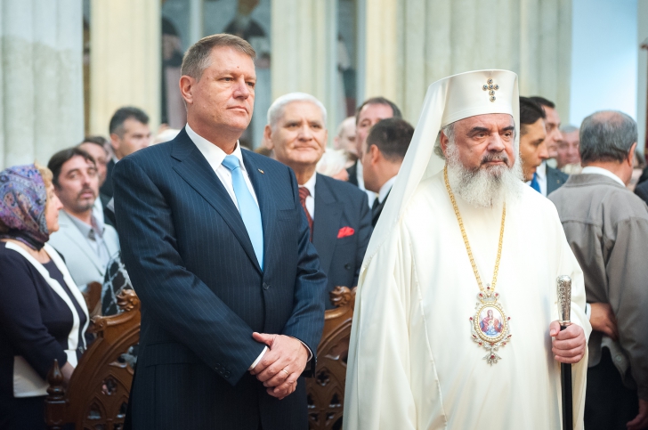 Klaus Iohannis a participat la sfinţirea catapetesmei Bisericii Cotroceni