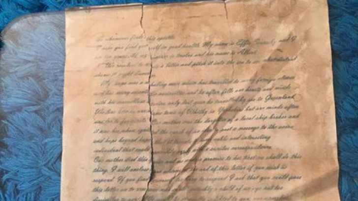 A găsit o hârtie veche de 200 de ani, cu un mesaj pe ea. Ce a aflat despre aceasta l-a întristat