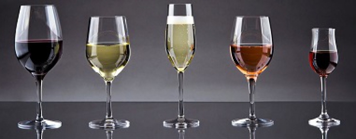 Tipuri de pahare de vin şi cum să le foloseşti când serveşti masa