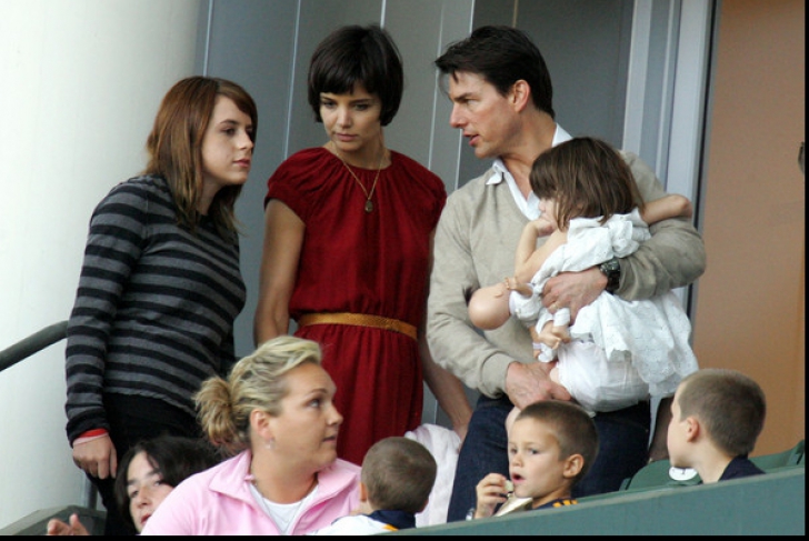 Tom Cruise are probleme de familie! A lipsit de la nunta fiicei sale!