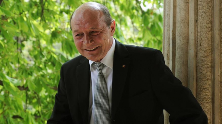 Reacţii dure după revenirea lui Băsescu în politică
