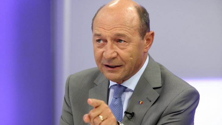 Traian Băsescu este prezent la reuniunea PMP de la Sinaia 