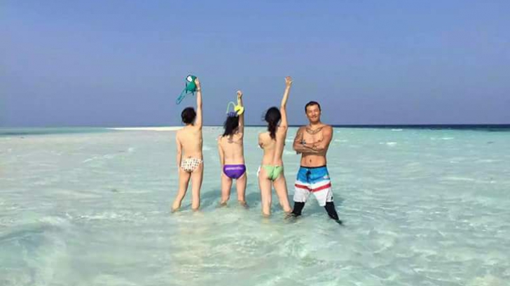 Malaezia îi caută cu ajutorul Interpolului pe turiştii care se dezbracă la plajă. Ce riscă aceştia 
