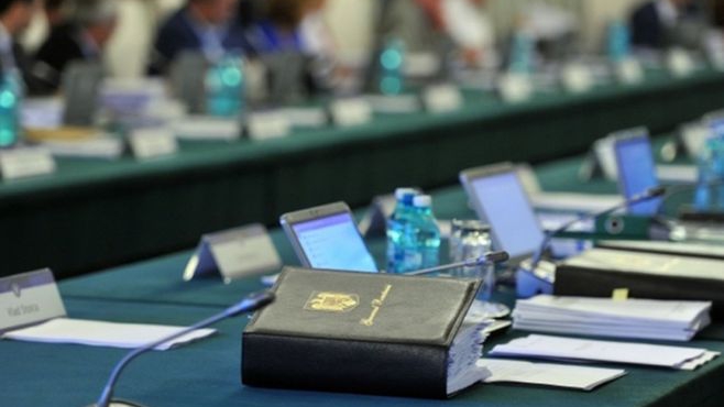 Pensiile blochează Guvernul. Ședința de miercuri, amânată. Ce se întâmplă cu recalcularea și cu pensiile militarilor
