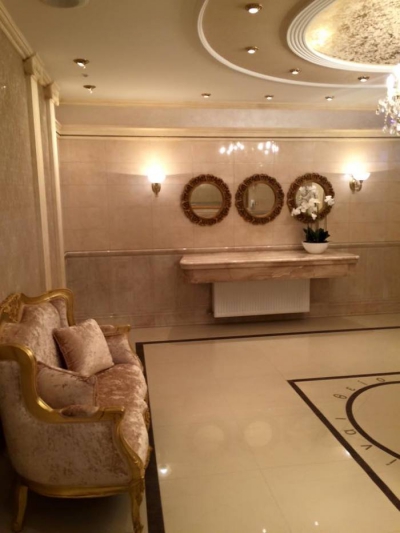 Cum arată cea mai fițoasă sală de nunţi din Găgăuzia! Toaleta e plină de cristale Swarovski