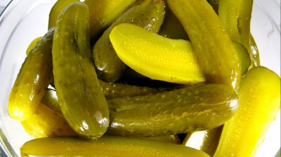 A mâncat castraveți murați în fiecare zi, timp de câteva săptămâni. Efectul e dincolo de așteptări